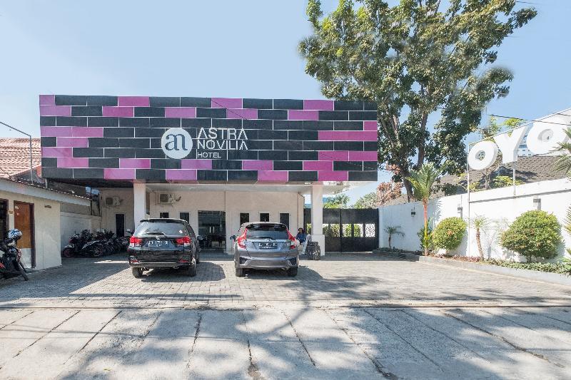 Hotel Astra Novilia Makassar Exterior foto