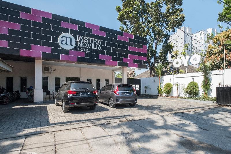 Hotel Astra Novilia Makassar Exterior foto